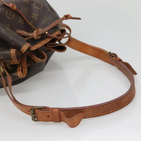 LOUIS VUITTON Monogram Noe Shoulder Bag - Picture 7 of 16